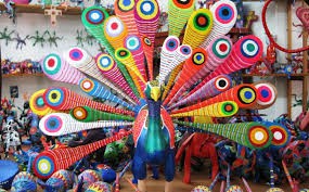 Alebrije de madera pintado a mano